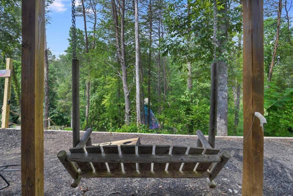 Enchanted Forest Cabin And Teepee! Lights & Laser Show! Private Hot Tub! Unique Stay! Sevierville Exterior foto